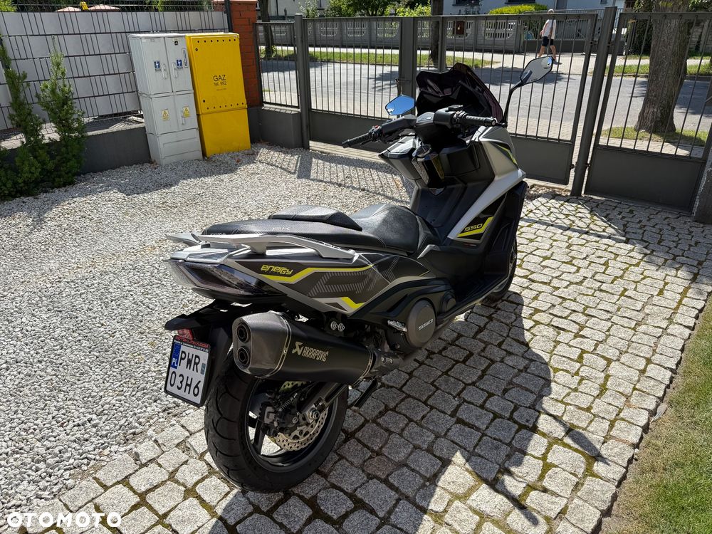 Kymco AK 550 - 18