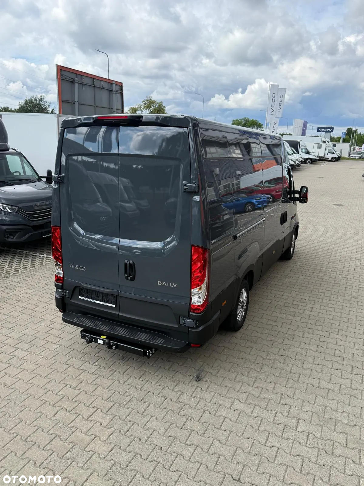 Iveco DAILY 35S18A8HV 12M3 AUTOMAT OKAZJA OD RĘKI - 5