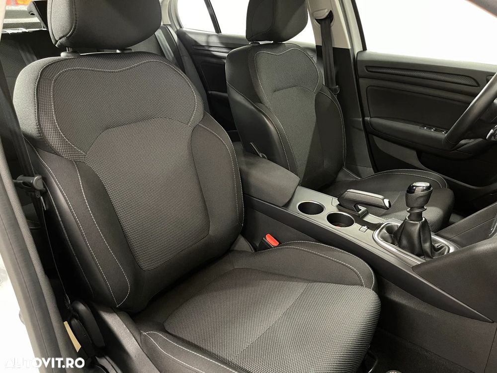 Renault Megane TCe 140 GPF Equilibre - 10
