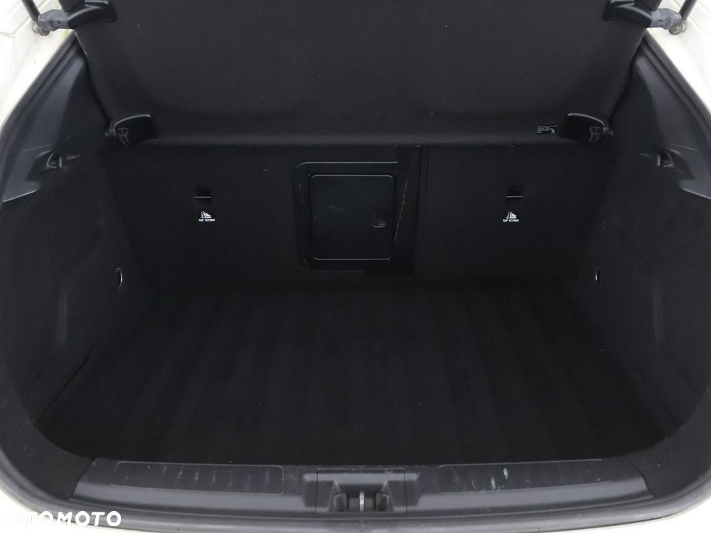 Infiniti Q30 1.6t DCT Sport - 21