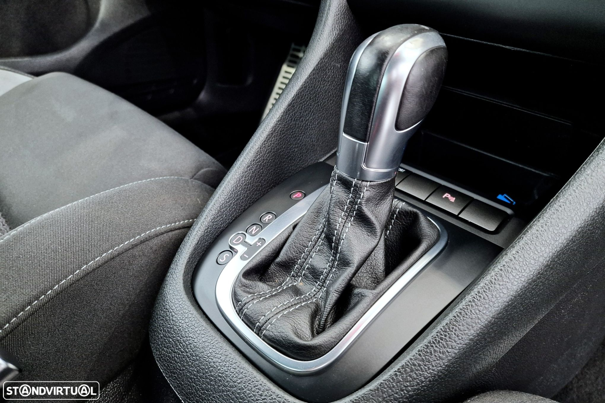 VW Golf 2.0 TSi R20 DSG - 26