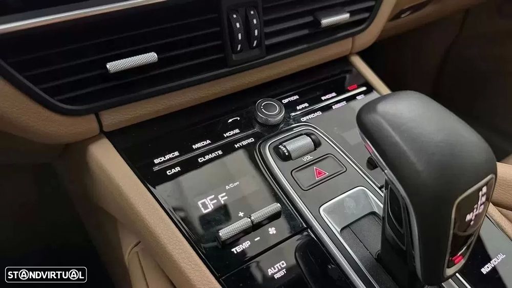 Porsche Cayenne Coupé E-Hybrid - 29