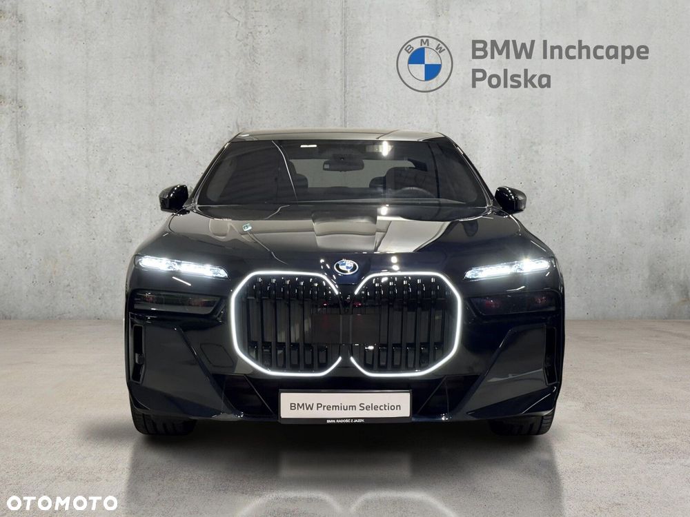 BMW i7 - 9