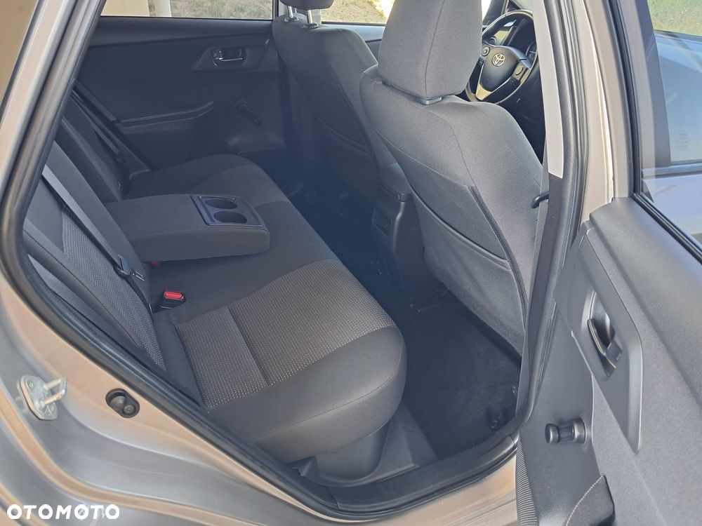 Toyota Auris - 13
