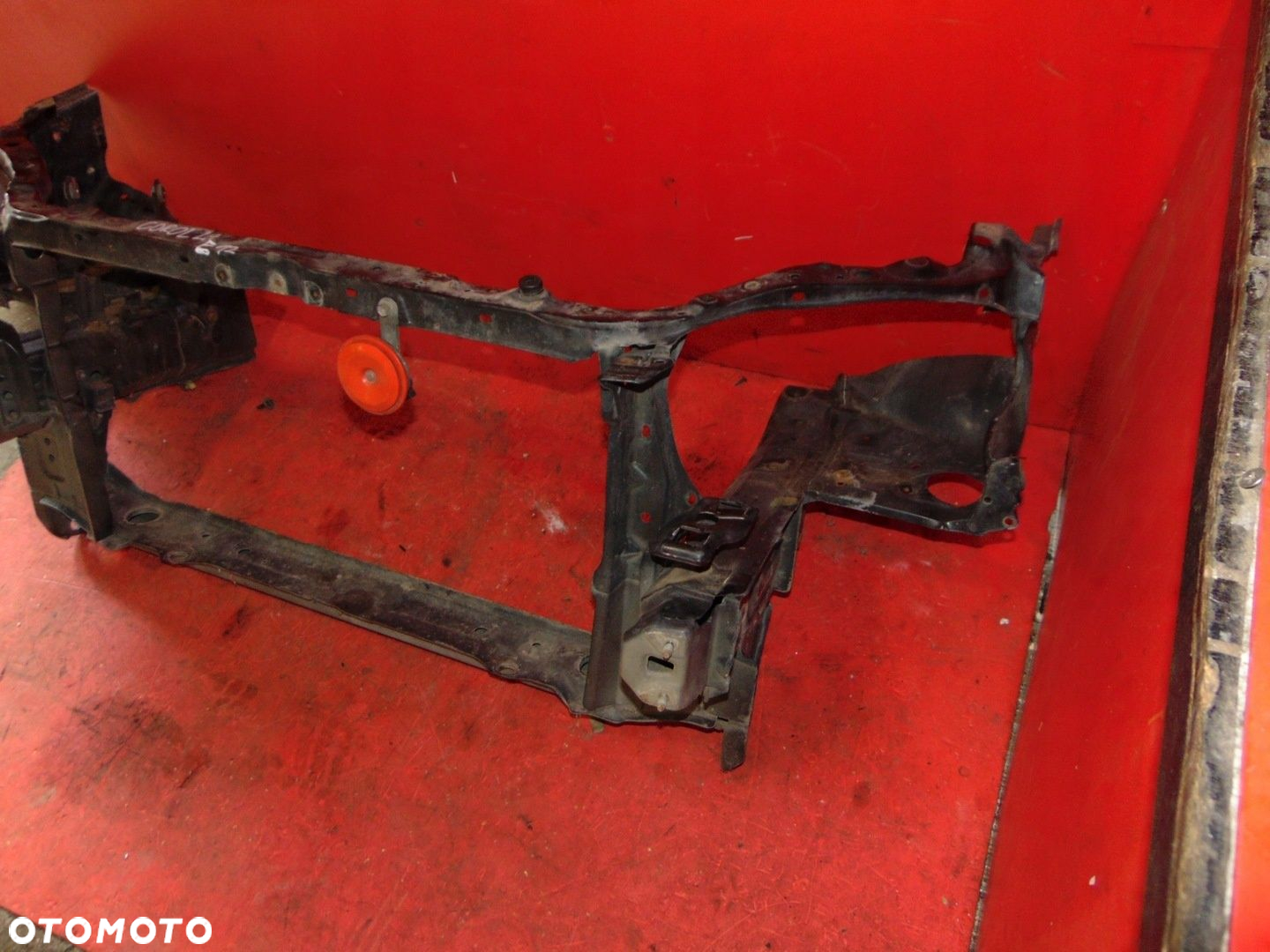 TOYOTA COROLLA E12 01- OKULAR BELKA PAS PRZEDNI WZMOCNIENIE CZOŁOWE 3/5D HB - 5