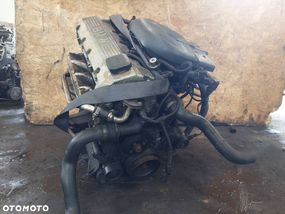 SILNIK BENZYNOWY SŁUPEK BMW E46 316i 1.9 8V M43B19 ID: 238016 - 3