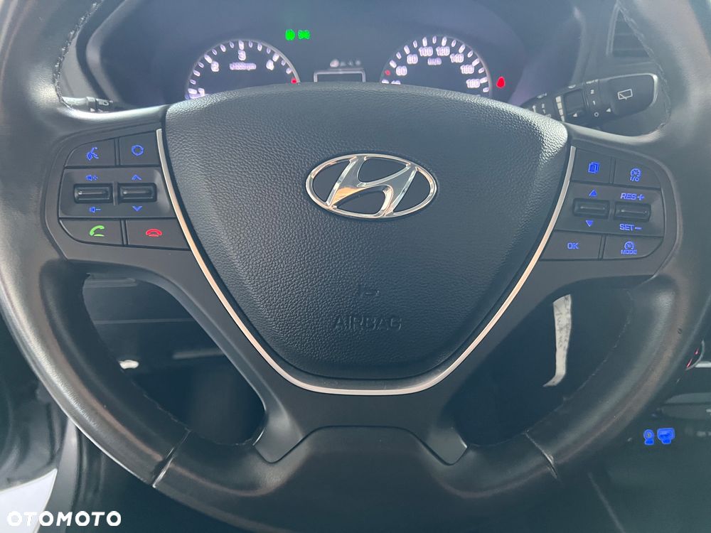 Hyundai i20 - 20