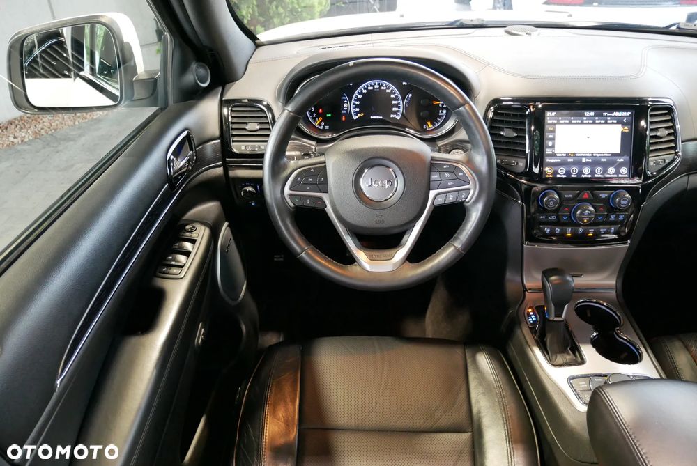 Jeep Grand Cherokee - 16