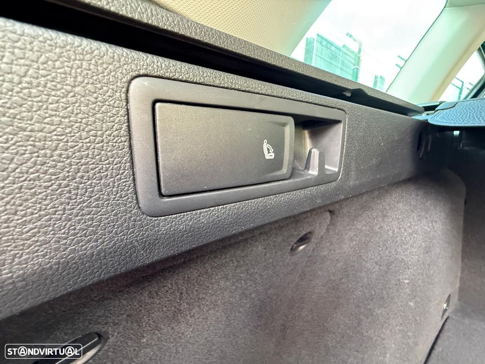 VW Golf Variant 1.6 TDi Highline DSG - 55