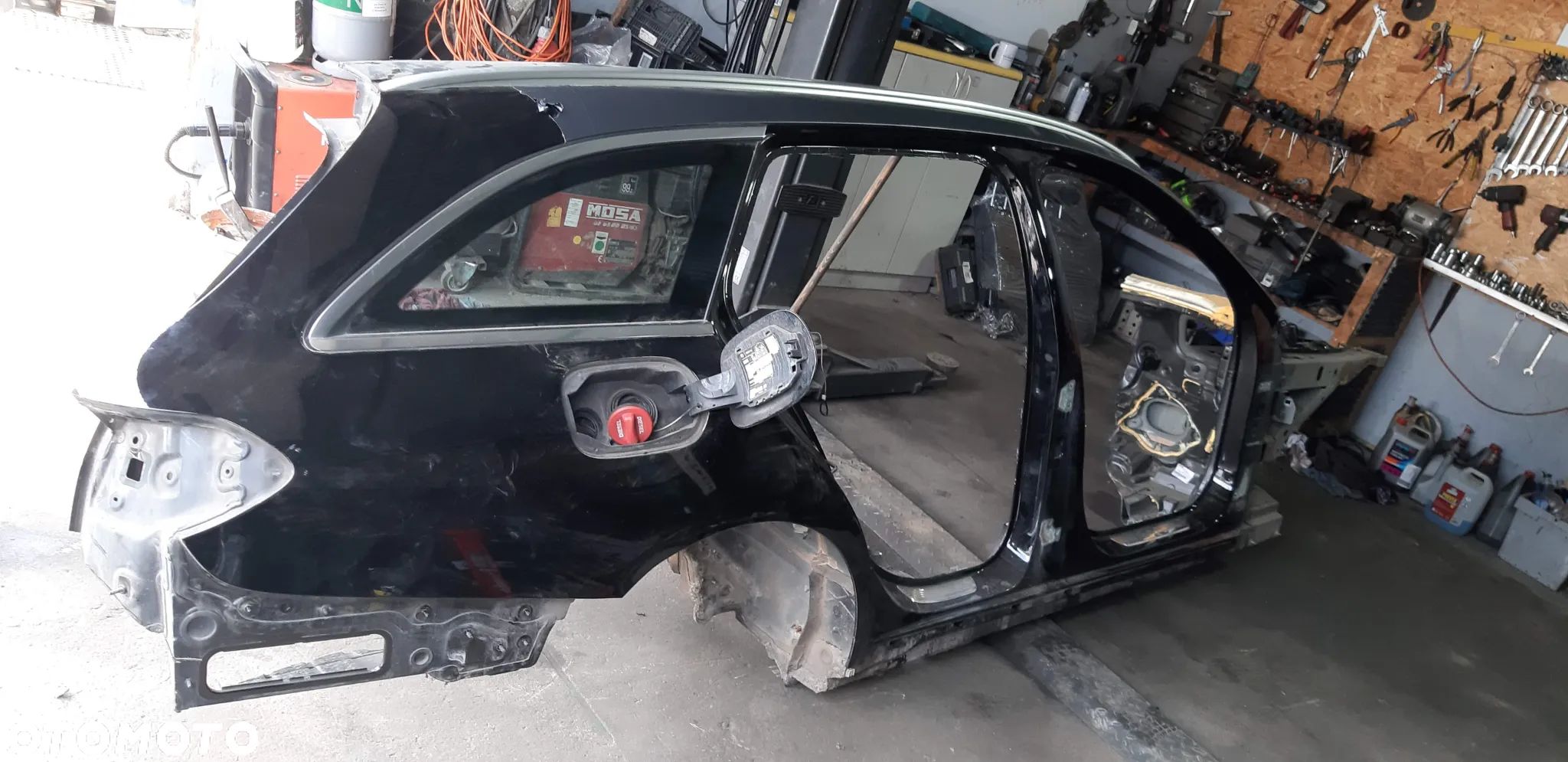Bok prawy ćwiartka próg słupek 040 Mercedes W213 2017r 2.0d kombi - 1