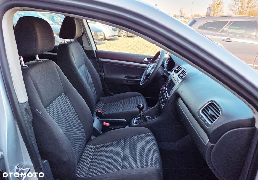 Volkswagen Golf - 27