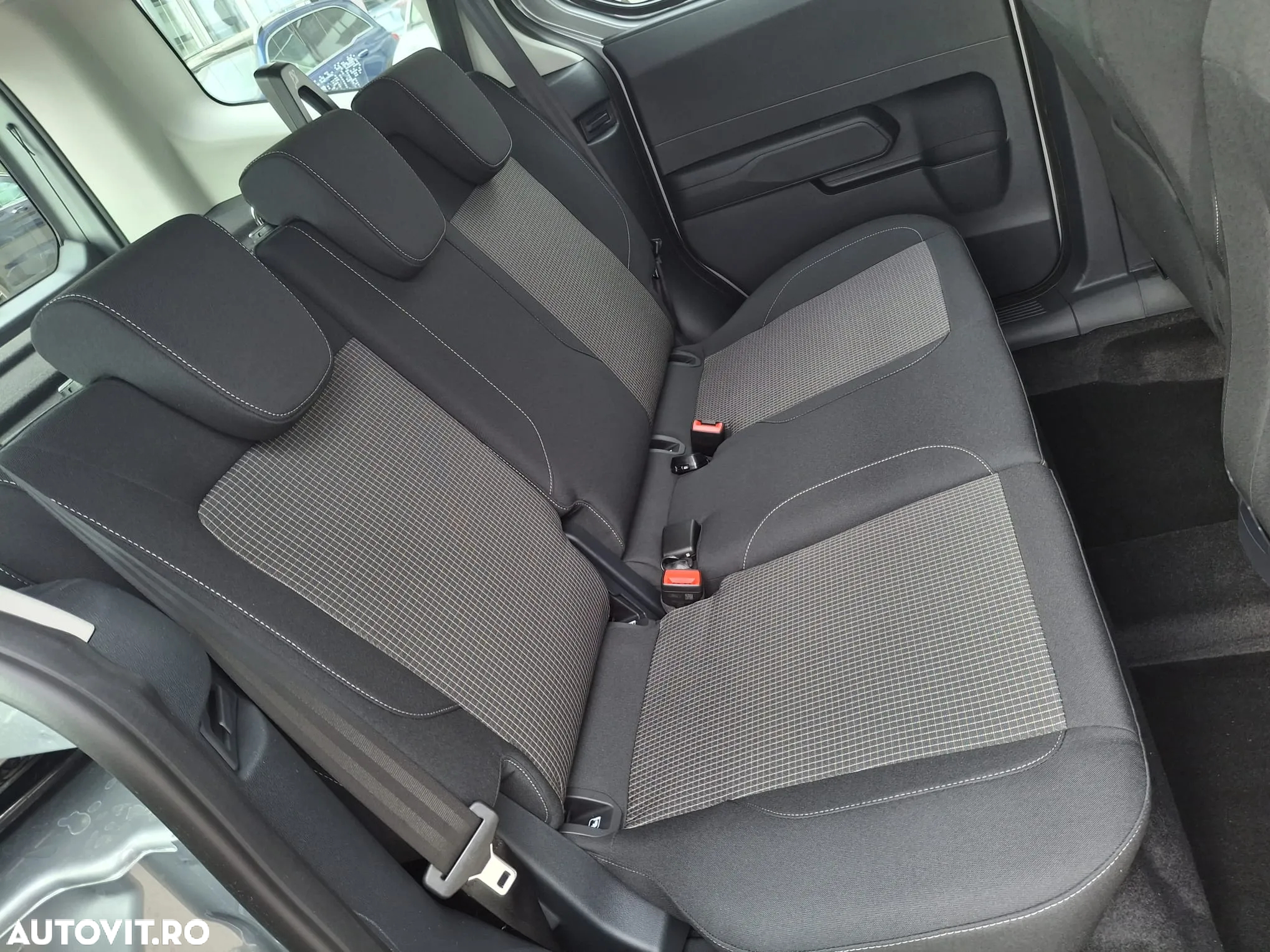Ford Tourneo Courier 1.0 EcoBoost Trend - 6