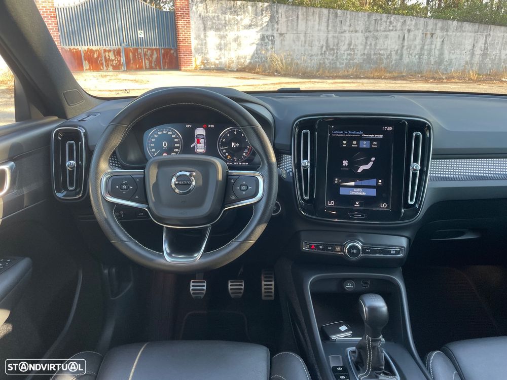 Volvo XC 40 1.5 T3 Momentum - 11