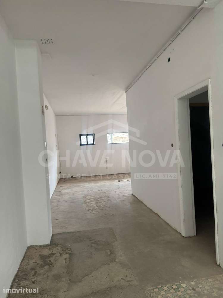 Espaço comercial à venda na Rua de Martim Moniz - Porto - Grande imagem: 4/27