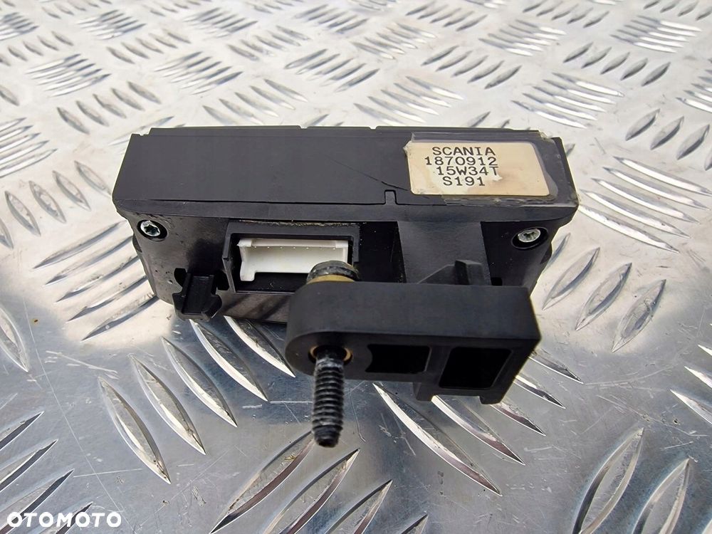 PRZYCISK PRZEŁĄCZNIK MENU KIEROWNICY SCANIA R - 3