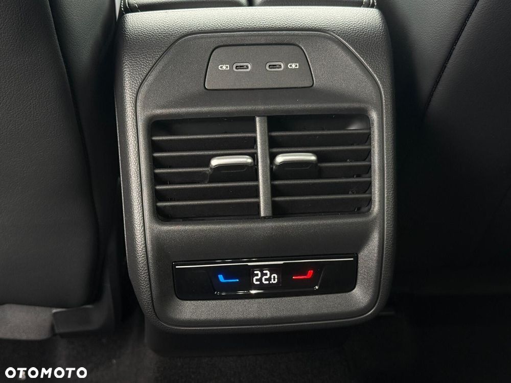 Volkswagen Passat - 34