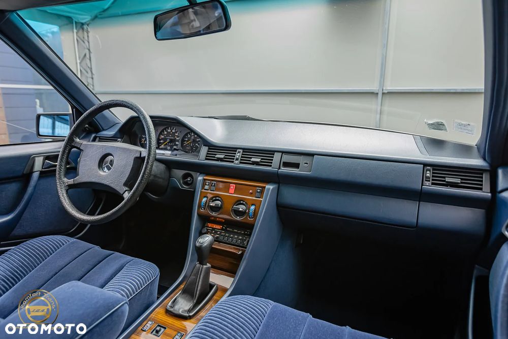 Mercedes-Benz W124 (1984-1993) - 11