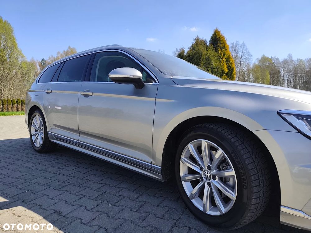 Volkswagen Passat 2.0 TDI (BlueMotion Technology) Highline - 11