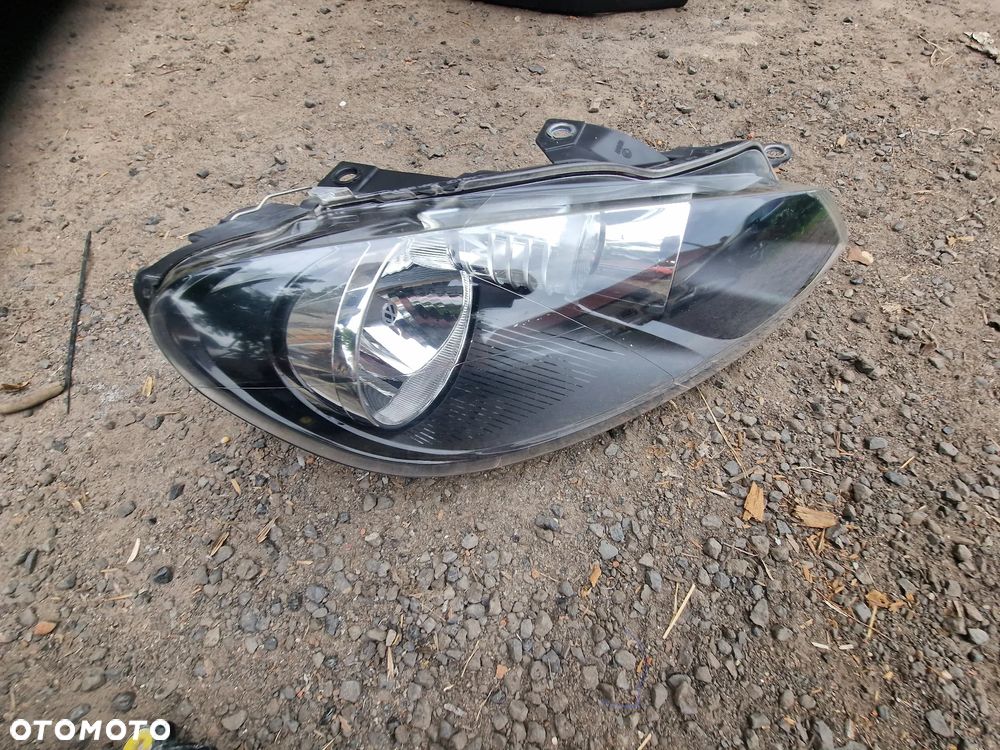 Reflektor  prawy  przód  vw golf  VI 5k1 941 006P - 1