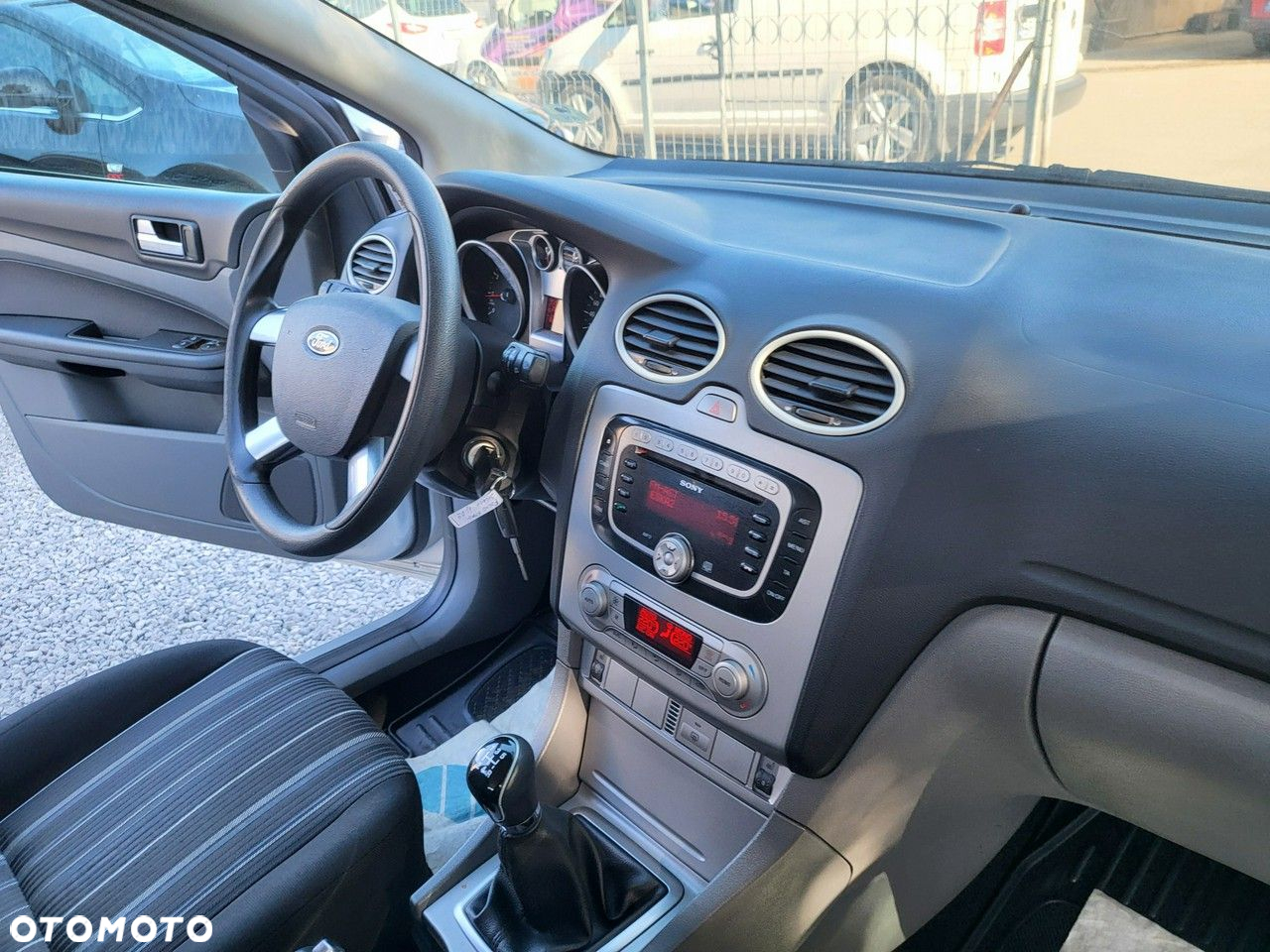 Ford Focus - 22