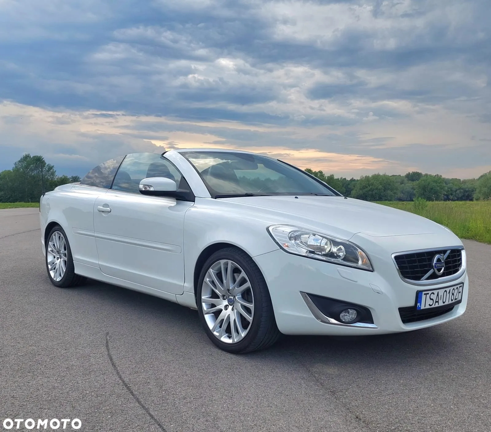 Volvo C70 D3 Momentum - 10