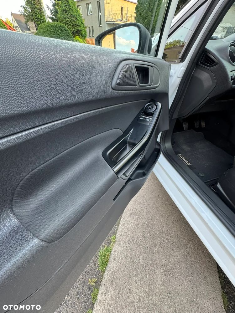 Ford Fiesta 1.25 Ambiente - 14