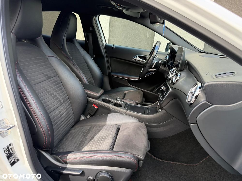 Mercedes-Benz GLA 220 4-Matic - 30