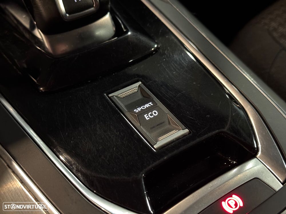 Peugeot 308 SW BlueHDi 130 EAT8 Style - 25