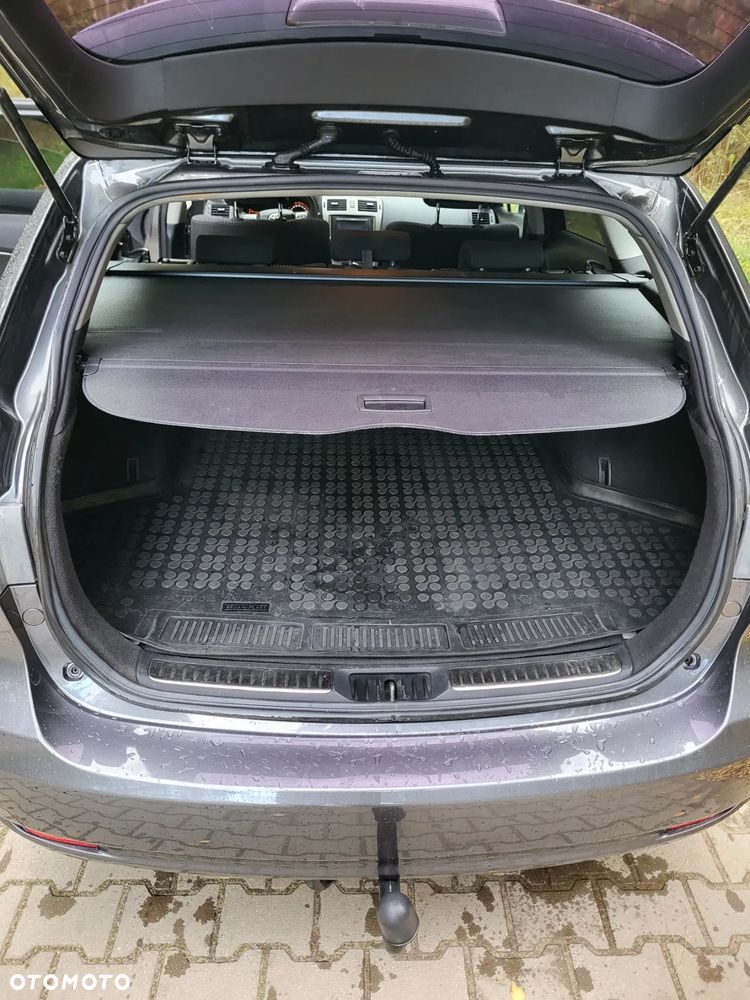 Toyota Avensis 2.0 D-4D Sol - 18