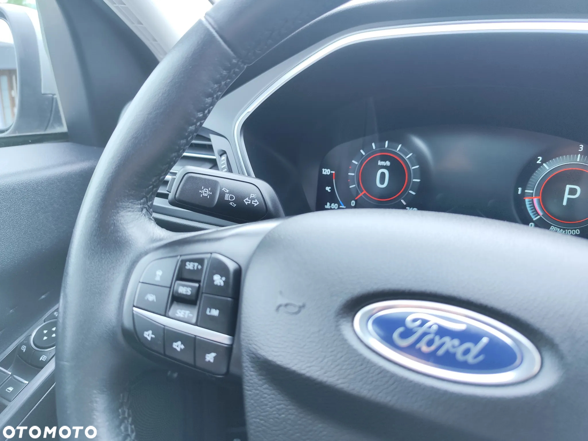 Ford Kuga - 27
