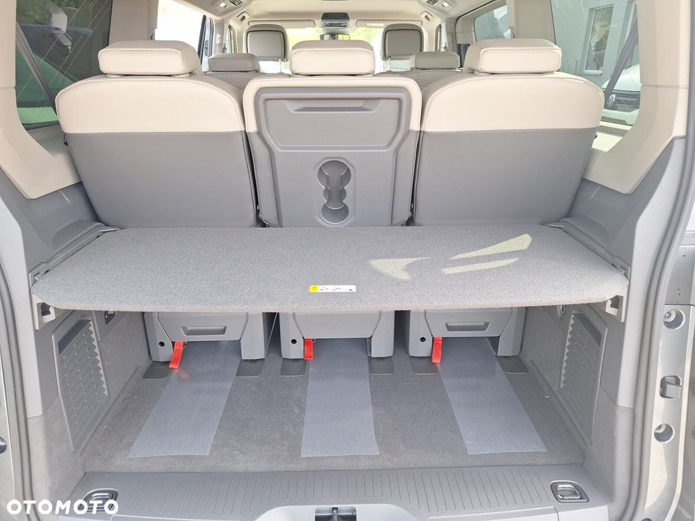 Volkswagen Multivan - 17