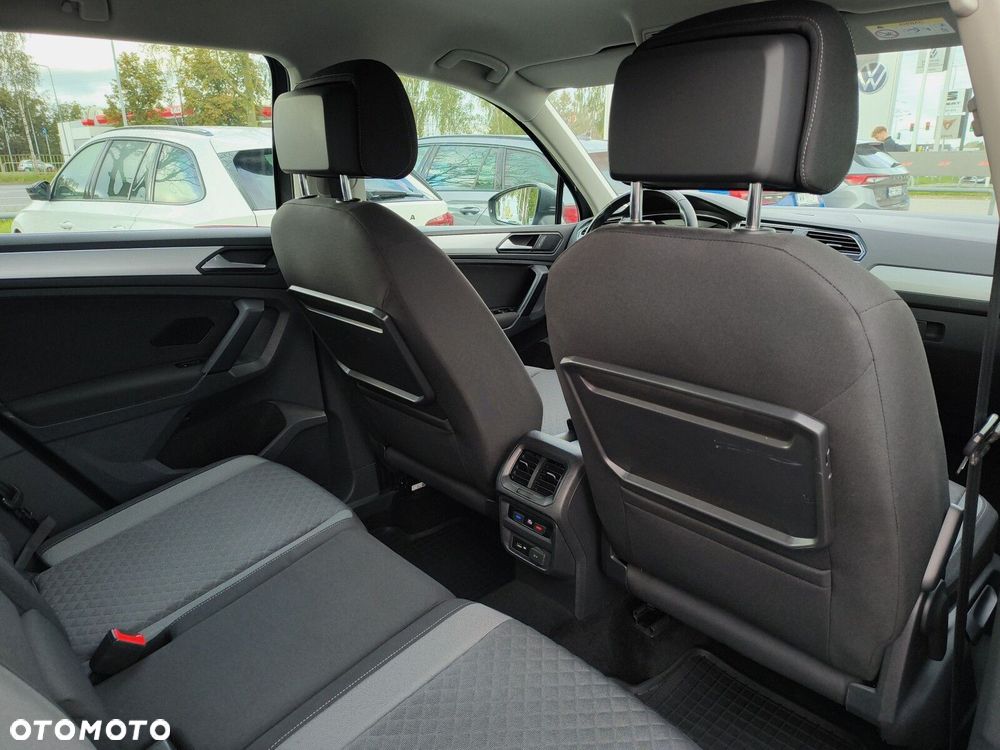 Volkswagen Tiguan - 23