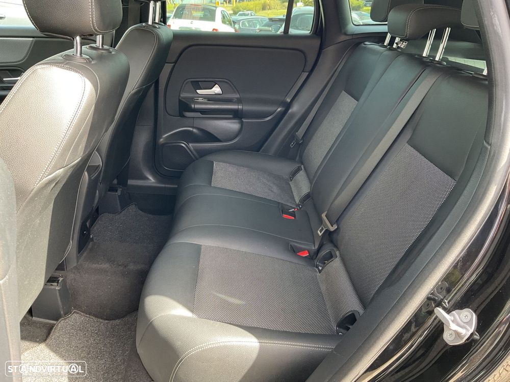 Mercedes-Benz GLA 200 d - 39