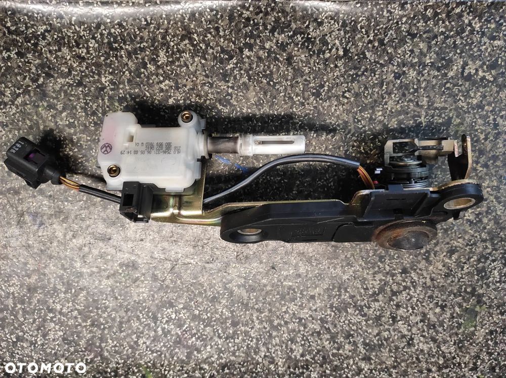 ZAMEK WKŁADKA ZMAKA KLAPY BAGAŻNIKA VW PASSAT B5 FL 3B9827297A WYSYŁKA !!!! - 2