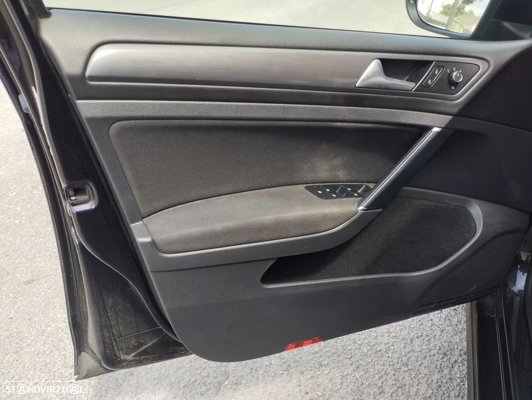 VW Golf Variant 1.6 TDi Confortline DSG - 11