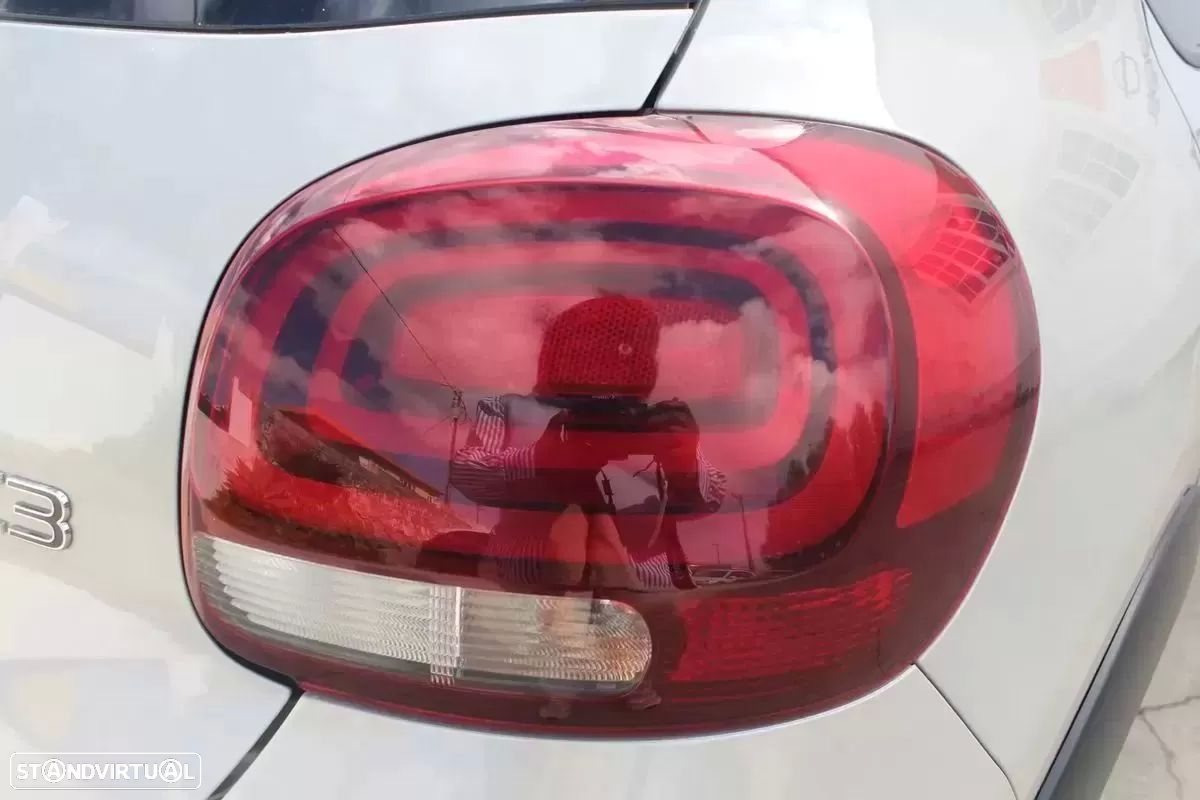 Citroën C3 1.2 PureTech Shine EAT6 - 13