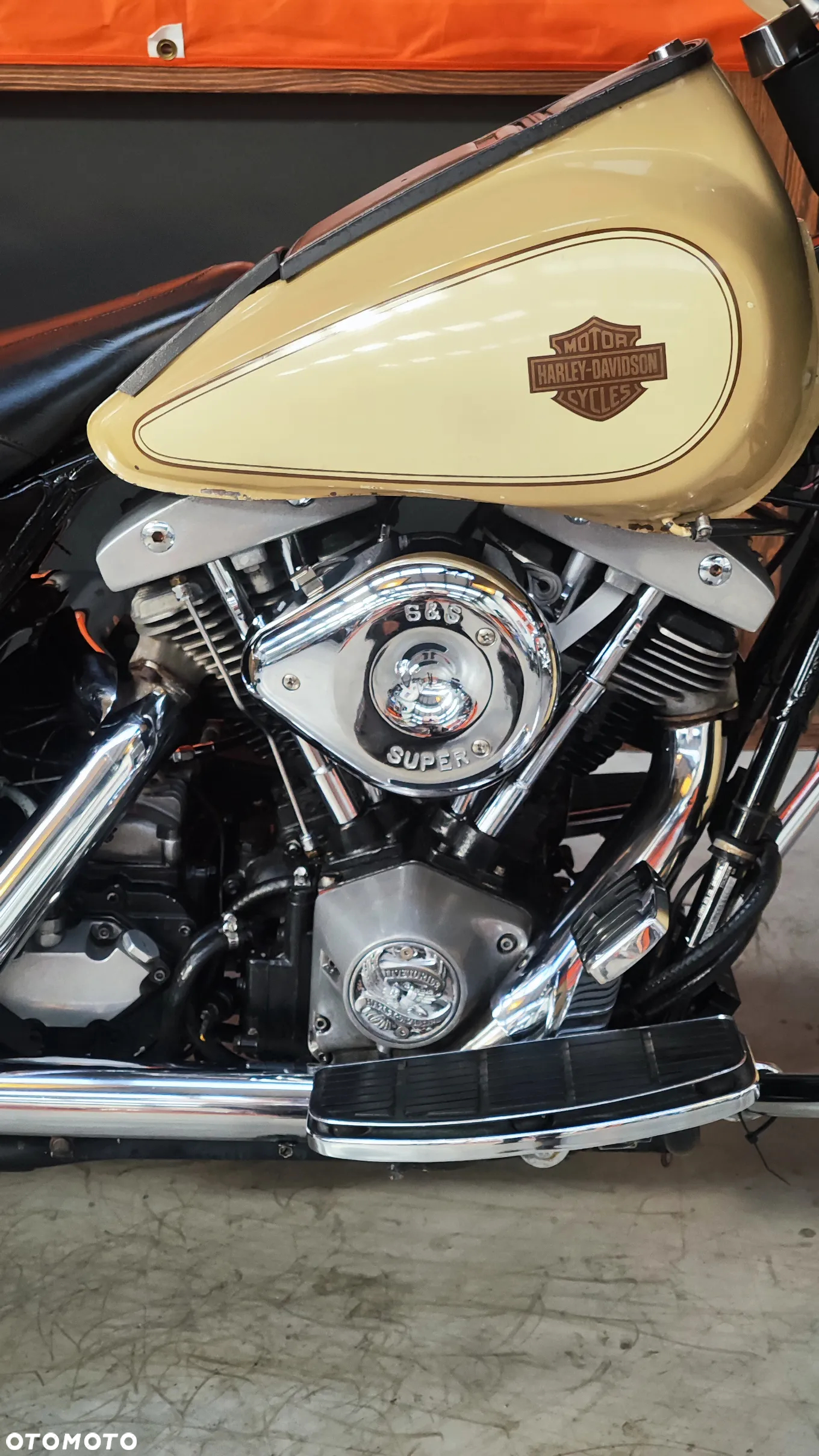 Harley-Davidson FLH Electra Glide - 30