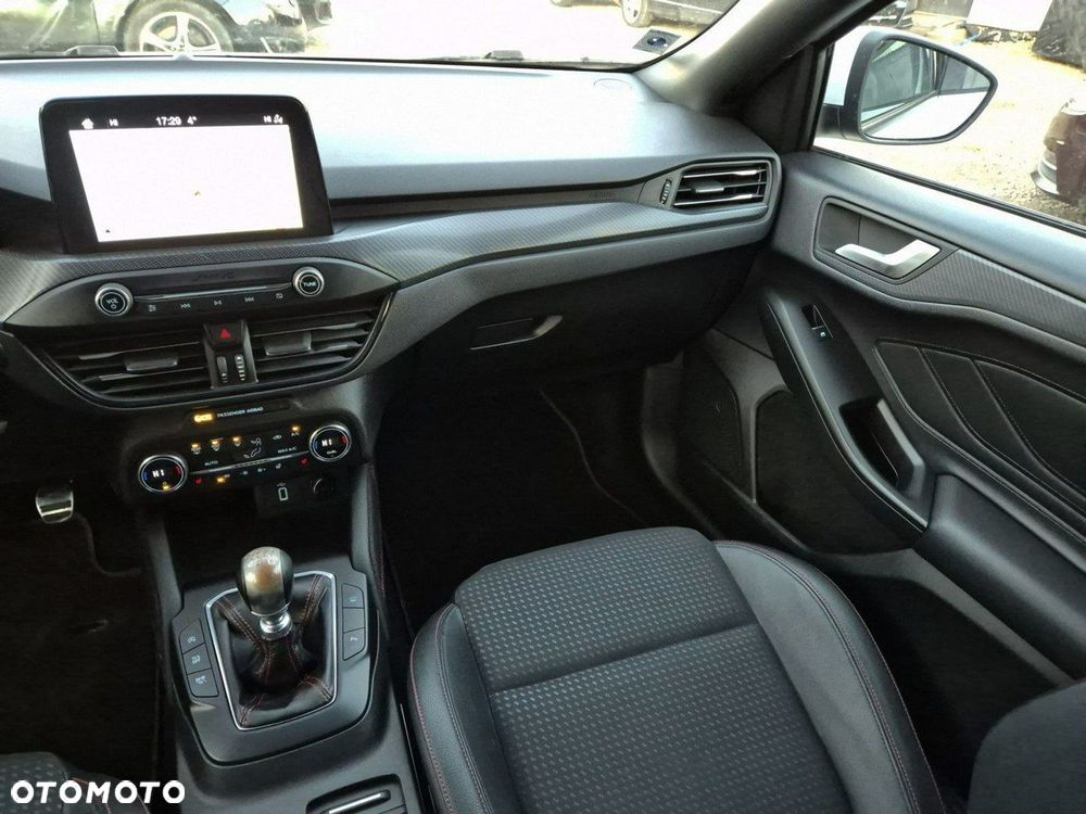 Ford Focus - 30