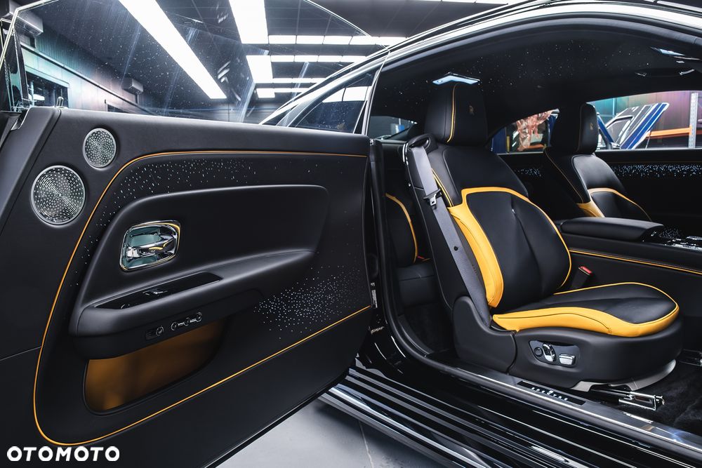 Rolls-Royce Spectre - 13