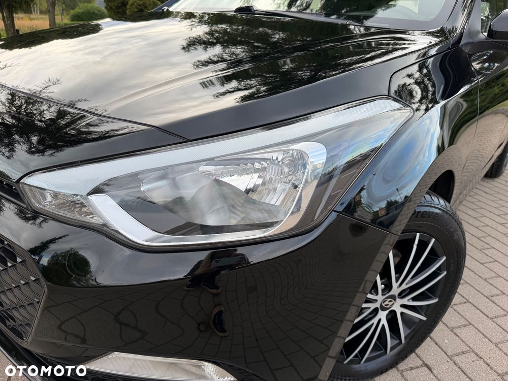 Hyundai i20 1.2 Pure - 14