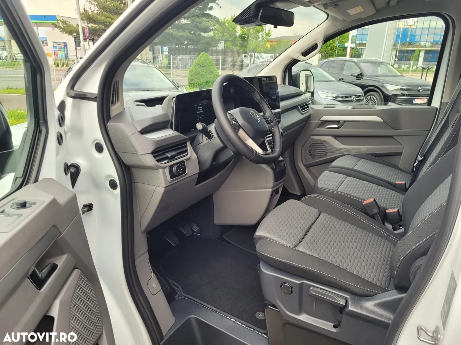 Volkswagen Caravelle - 5