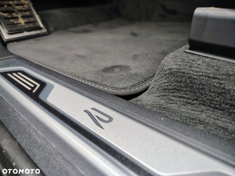 Volkswagen Touareg - 41