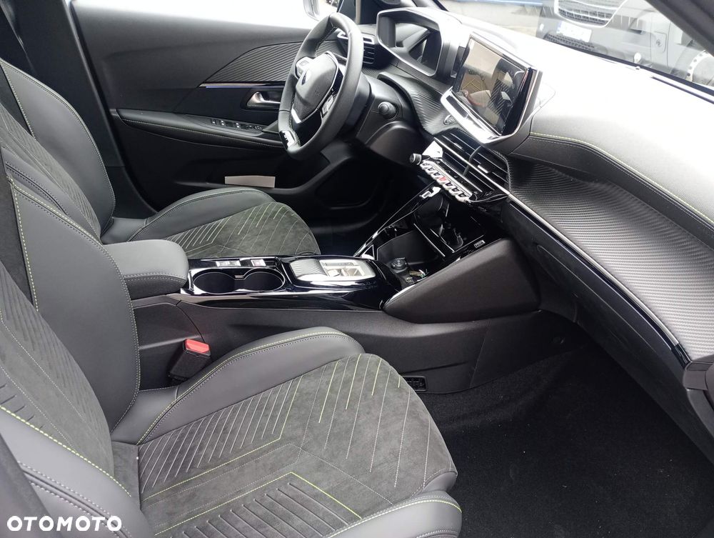 Peugeot 208 1.2 mHEV GT - 12