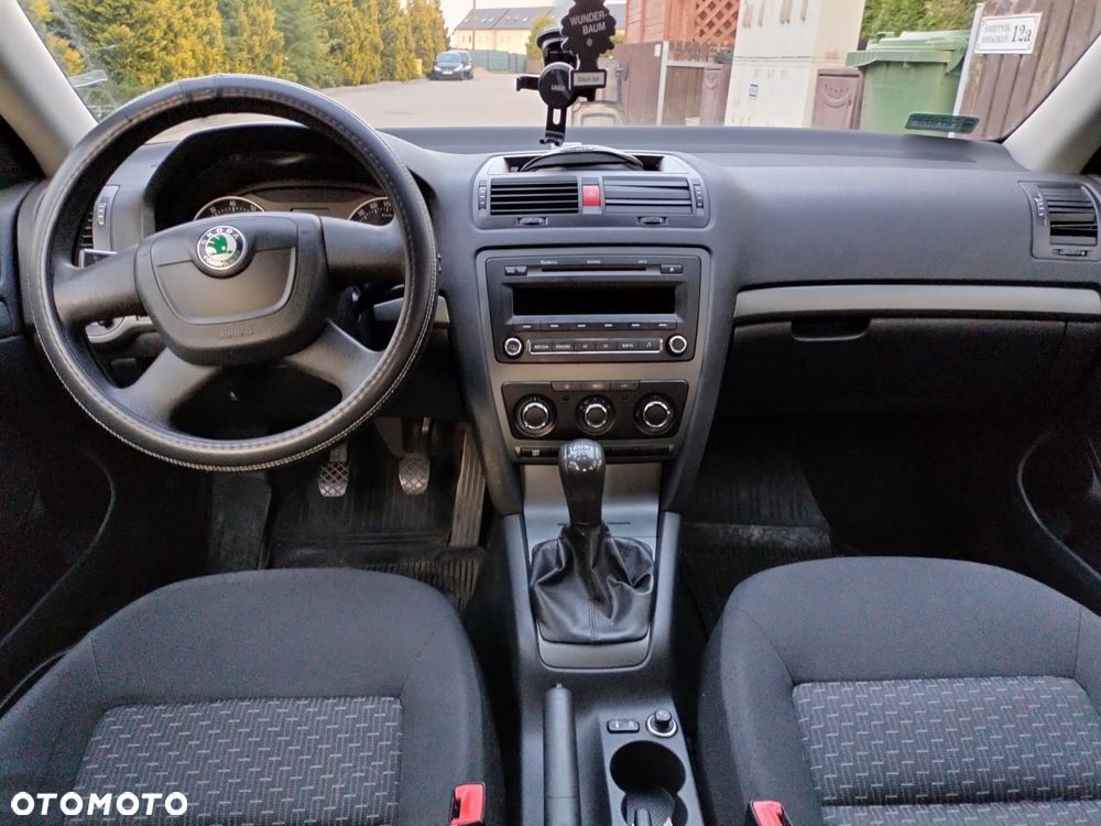 Skoda Octavia 1.6 Ambition - 7