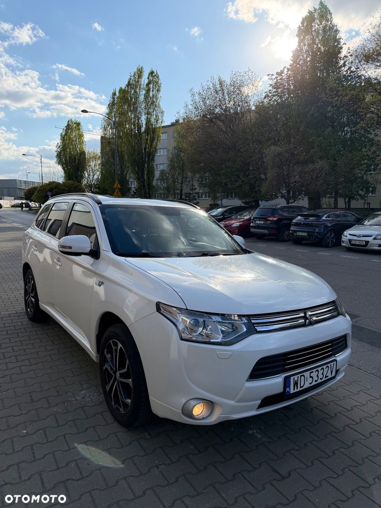 Mitsubishi Outlander - 1