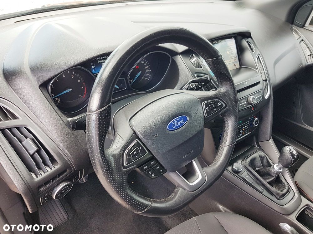 Ford Focus 1.0 EcoBoost Start-Stopp-System ST-LINE - 11