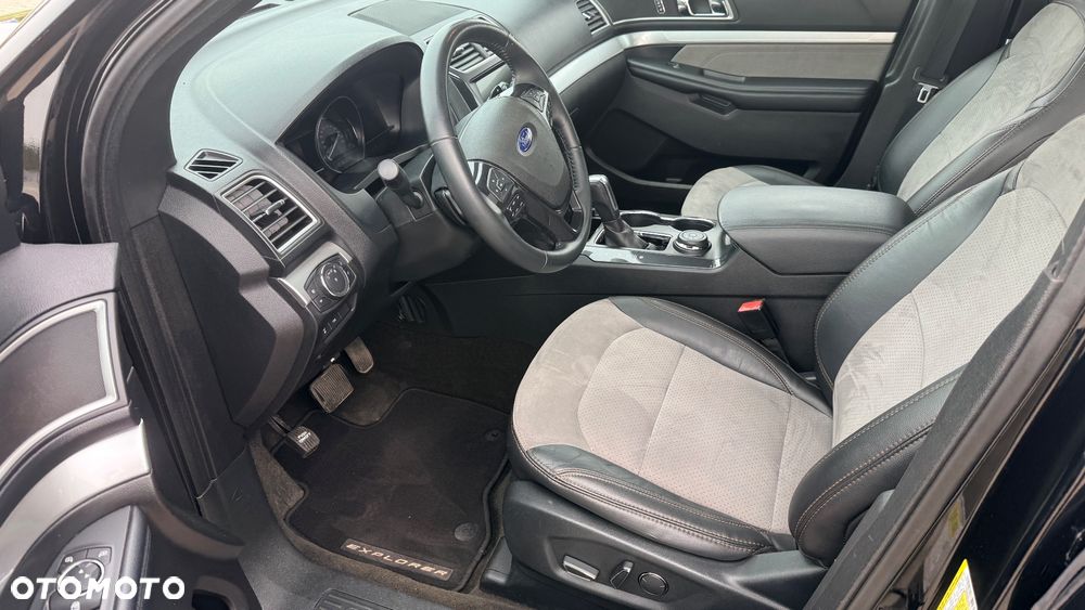Ford Explorer - 22