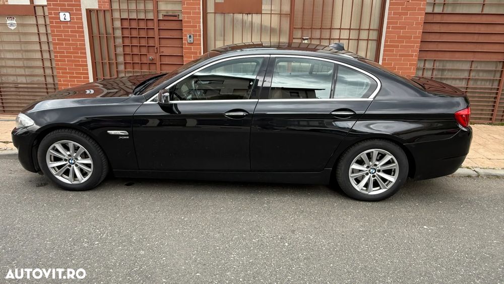 BMW Seria 5 525d xDrive - 3