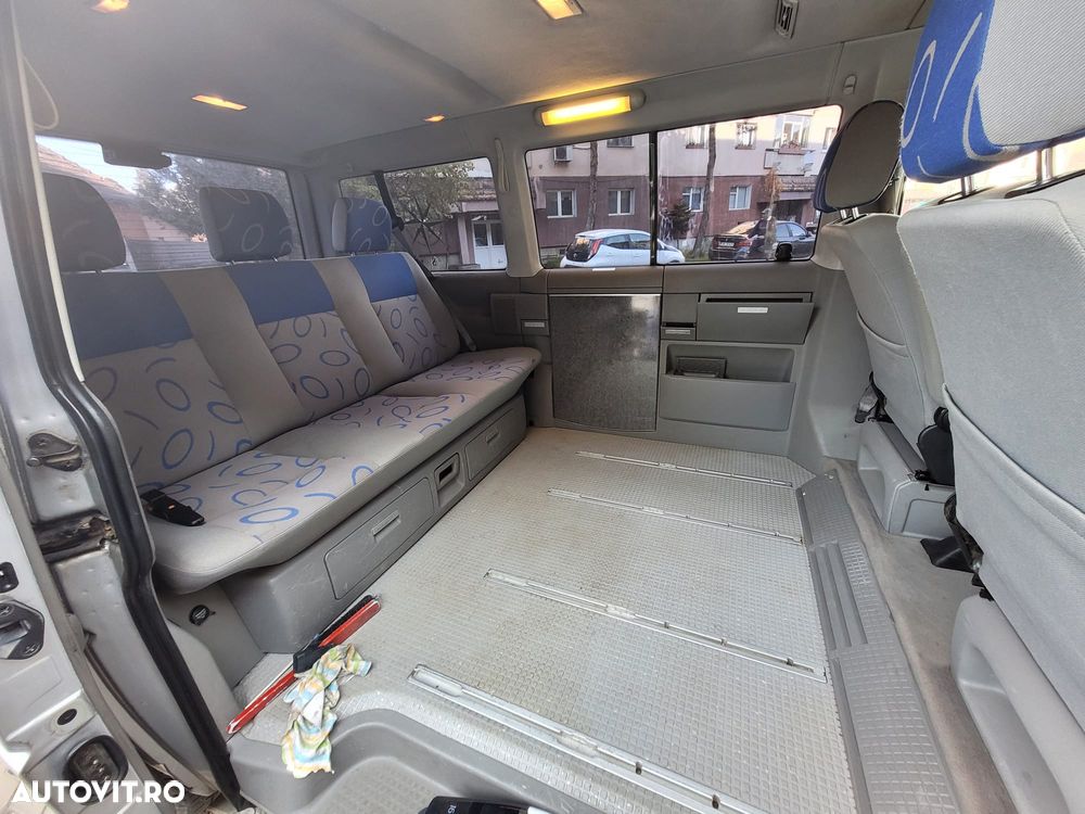 Volkswagen Multivan - 13