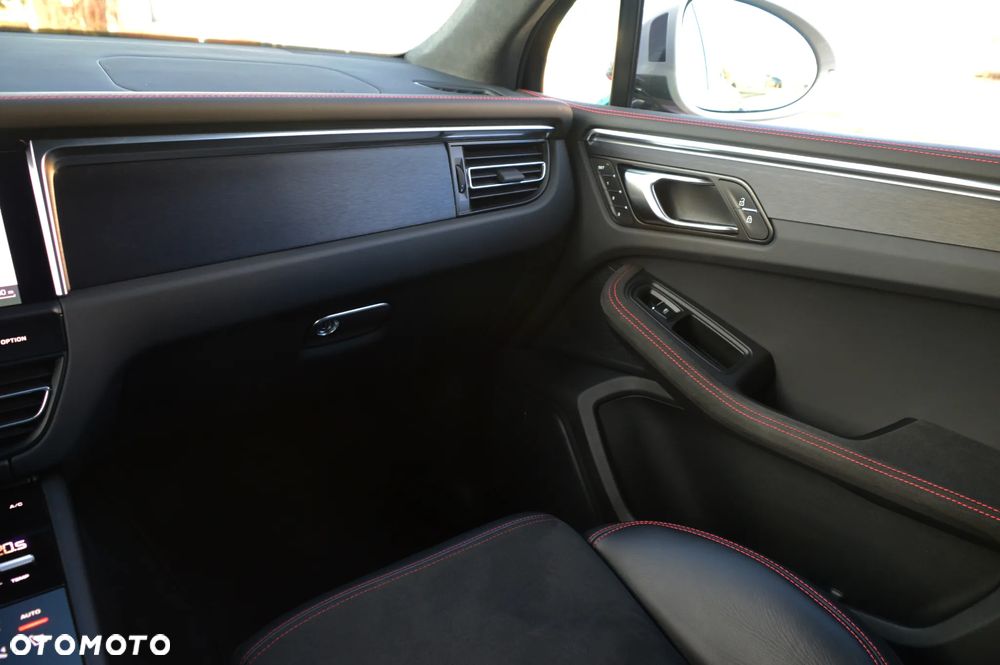 Porsche Macan GTS - 27